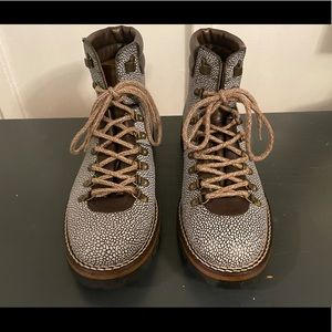 taft viking boot stone